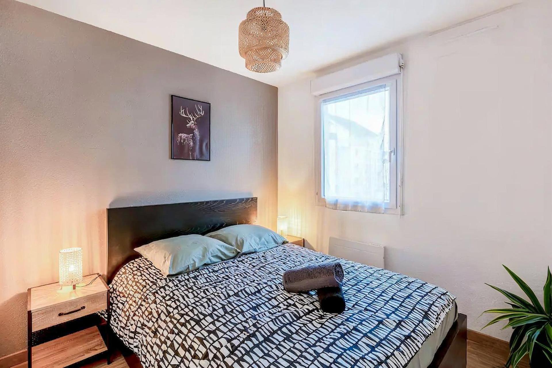 Superbe Appartement - Parking Gratuit - 4 Personnes Chambery Exterior photo